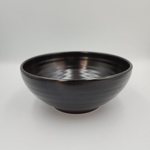 한식을 위한 필수적인 아름답고 기능적인 옹기 그릇