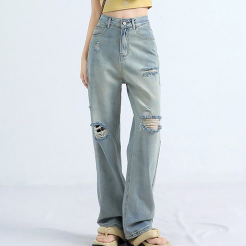 스타일로그의 빈티지룩 구제 워싱청바지는 고풍스러운 감성과 대담한 찢음이 어우러진 독특한 청바지입니다.