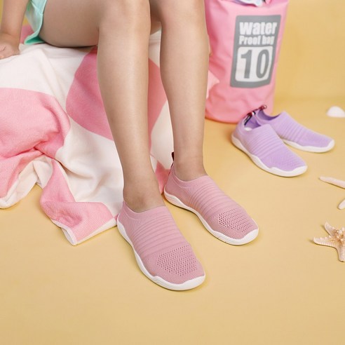 아이들의 안전과 편안함을 책임지는 여름철 물놀이 필수템