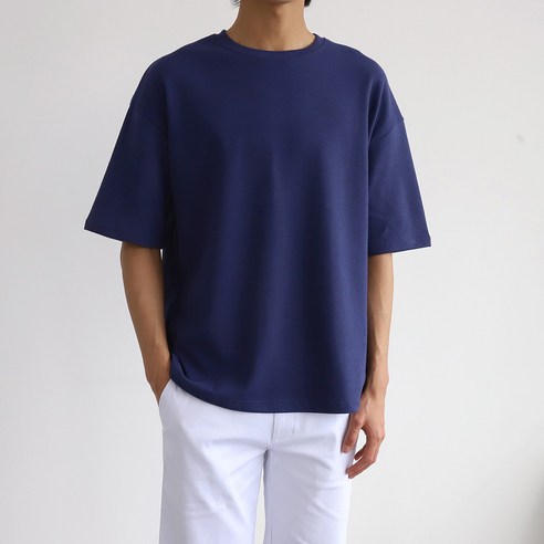 품질과 편안함의 조화: 더베이직샵 에센셜 베이직 티셔츠