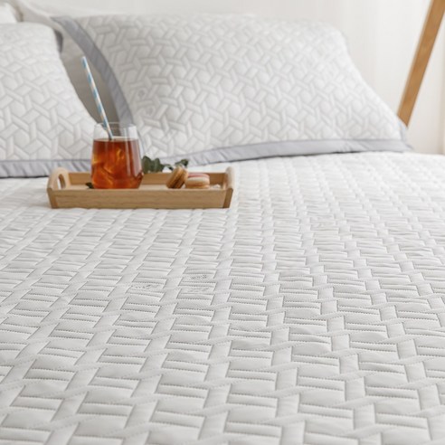 듀라론 휴비스 냉감 패드로 시원하고 쾌적한 여름밤 숙면을!