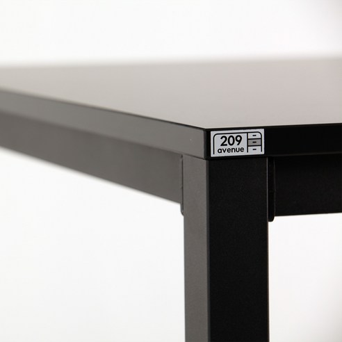 게이머의 꿈을 실현하는 몰입적 작업 공간