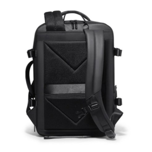 여행 필수품을 스타일리시하게 수용하는 [맨백] 남자 여행용 백팩