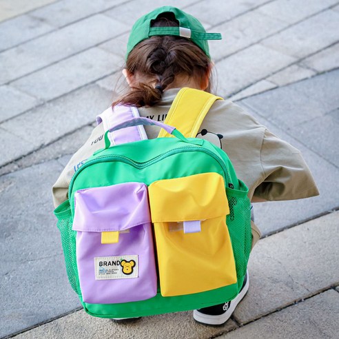 짐은 가볍게, 안심은 든든하게! 키즈브릭스 방수 백팩