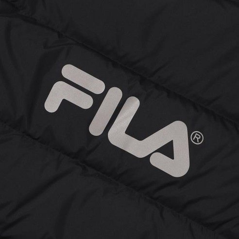 FILA 베이직 푸퍼 다운은 겉감으로 나일론 100%, 안감으로 나일론 100%, 충전재로 솜털 80%와 깃털 20%를 사용한 제품입니다.