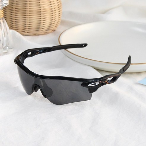 햇빛 아래 망설임은 이제 그만! OO 9206 레이다락 패스, 당신의 눈을 위한 완벽한 선택 오클리러닝고글