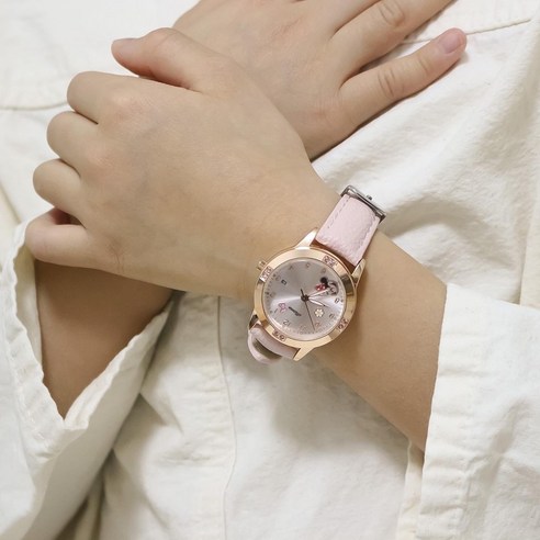 어린 소녀들의 시간 관리에 스타일과 실용성을 더하는 미니마우스 손목시계