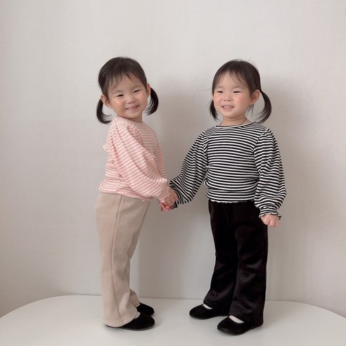 한겨울에도 따뜻하고 편안한 착용감을 제공하는 코즈 벨로아 부츠컷 바지