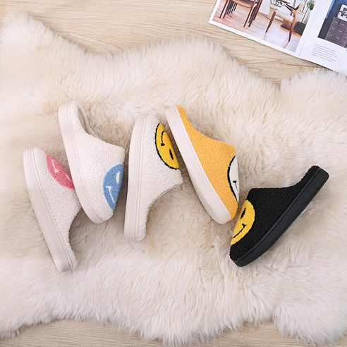 뽀글이 스마일 실내화 털 슬리퍼: 겨울철의 따뜻한 안식처
