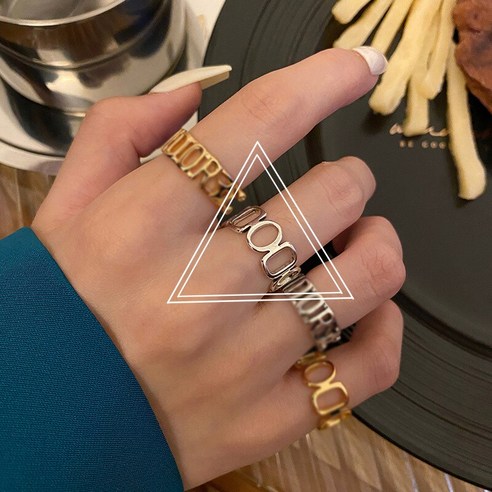 개인화 된 할로우 편지 디자인 여성을위한 금속 반지 유행 조정 가능한 열기 반지 패션 쥬얼리 선물 액세서리YJStore