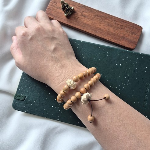 행운과 평안을 기원하는 아름다운 동행, 모로하이 복숭아나무 염주 연꽃 팔찌