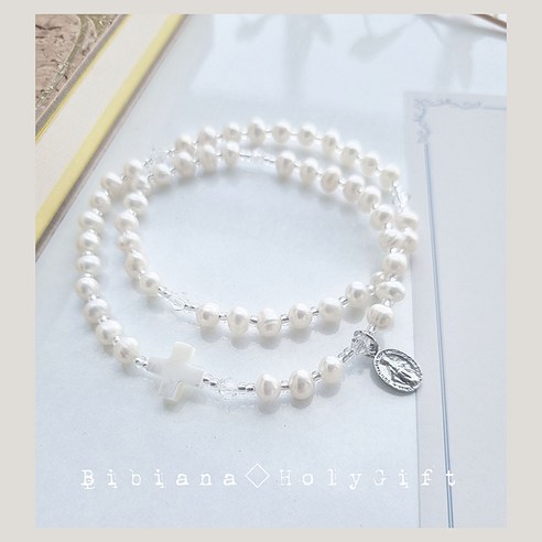 신앙심과 세련미의 조화를 위한 담수진주 묵주팔찌