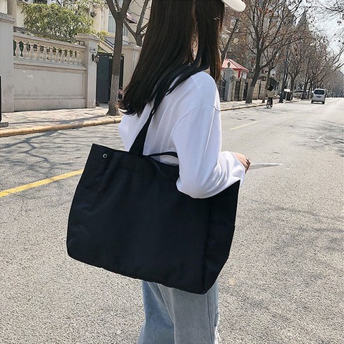 내 짐은 내가 책임진다! 휘뚜루마뚜루 쇼퍼백 하나면 짐 걱정 끝!