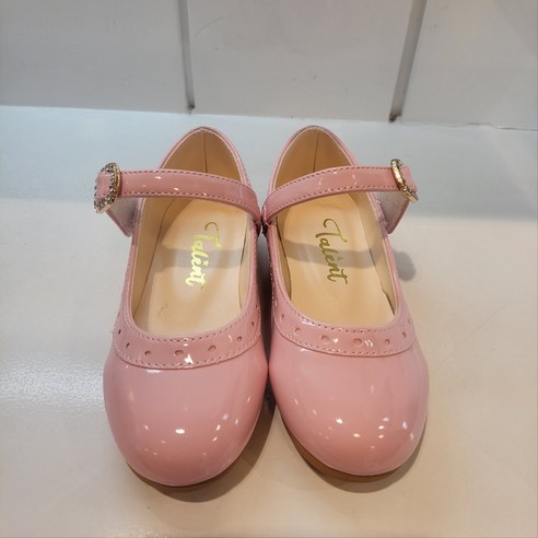 봄을 닮은 사랑스러운 아동화, 편안함과 스타일을 모두 갖춘 19,900원의 행복