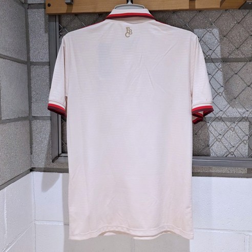 여름을 불태울 열정, 아디다스 뮌헨 24-25 써드 저지