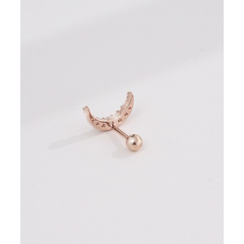 달의 변화하는 아름다움을 담은 [돋보이다] 14K 골드핀 뉴 문 큐빅 피어싱