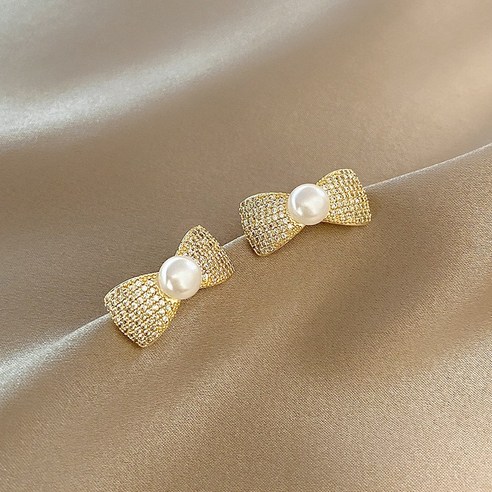 ONAKY 네트 레드 패션 심플한 지르콘 귀걸이 소량 진주 디자인 귀걸이 여자 차가운 분위기 백매치 귀걸이 도매 2022