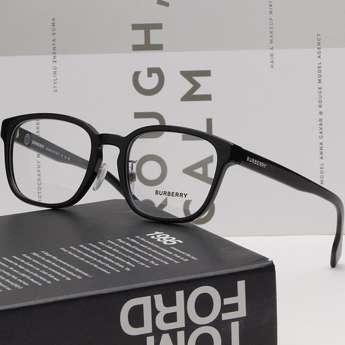 시간을 초월하는 우아함, 버버리 EDISON 안경테