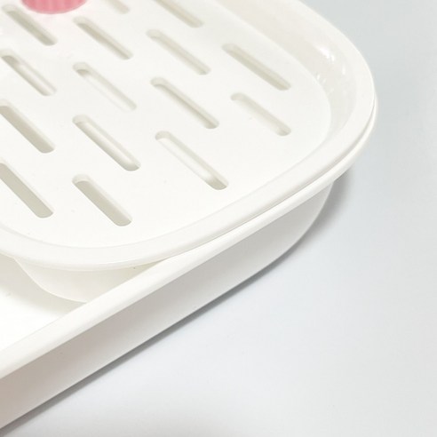 섬세함을 담은 깨끗한 시야, 아이덴티티 렌즈 케이스로 시작하는 건강한 눈 관리