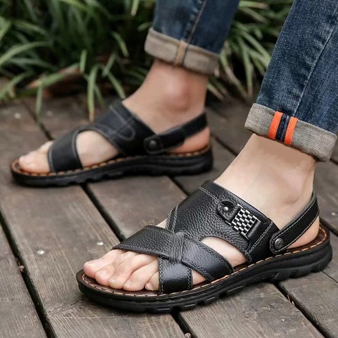 여름의 필수품, 보이앤맨 남자 샌들로 스타일리시한 편안함을 경험하세요.