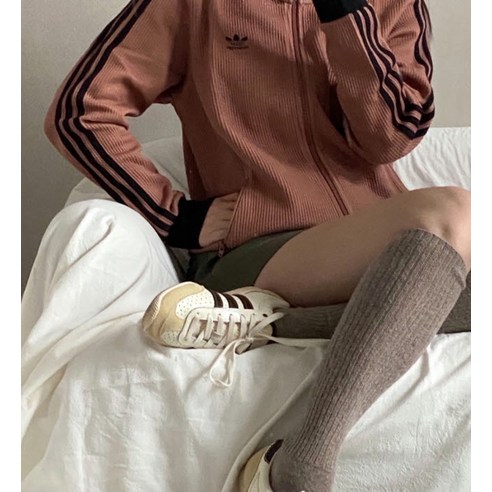 스타일과 편안함의 조화: 아디컬러 클래식 와플 베켄바우어 트랙 자켓