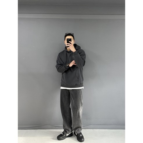 겨울용 기모 소재로 제작된 어센틱 실크 후드티