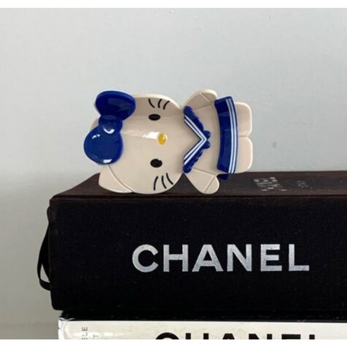 헬로키티 집게핀으로 답답한 일상에 톡! 청량한 포인트를 더하다