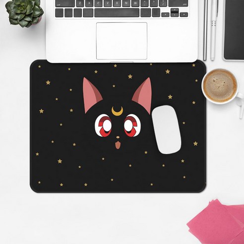 세일러문 장패드: 정의의 이름으로 승리의 금빛 창을 휘두르자!