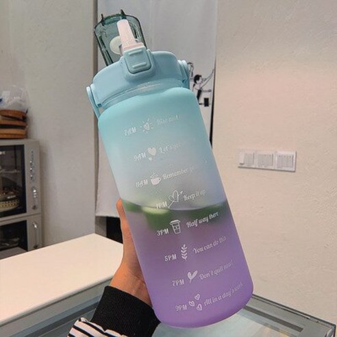 [SW] 2L 대용량 물병 밀짚 컵 고온 플라스틱 물 컵 시간 규모 서리로 덥은 야외 스포츠 커플 컵, 색깔2, 2L   64OZ