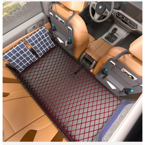 차량용 뒷좌석을 넓은 침대로 확장하는 혁신적인 휴식처