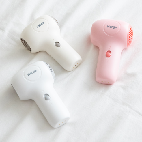 부드럽고 조용한 아기의 털 건조