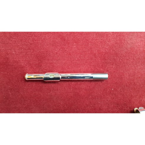 섬세한 울림으로 피어나는 음악적 감성, YAMAHA YFL-221 플룻