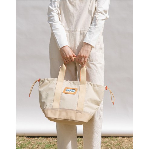 추천제품 330 tote bag – 트렌디한 토트백으로 스타일을 완성하세요!