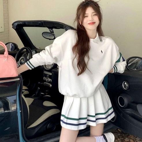 필드 위 스타일 아이콘, 여성 골프 스트라이프 트레이닝 투피스 세트: 봄 가을 라운딩을 위한 완벽한 선택 여성골프티셔츠