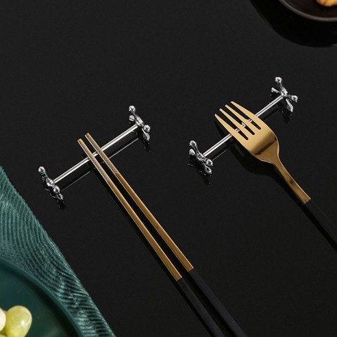 덤벨 수저받침: 식탁에 위트와 품격을 더하는 특별한 디자인