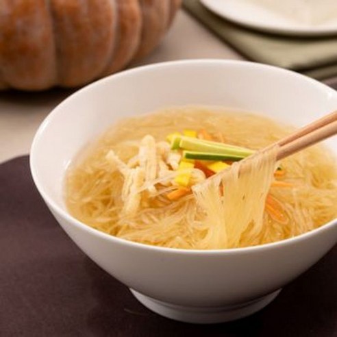 칼로리 걱정 없이 즐기는 맛있는 한 끼, 두부품은 국수로 건강하게! 두부품은호박국수