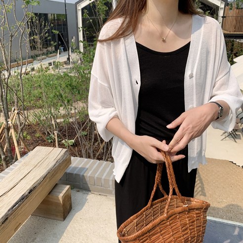 편안함과 스타일을 위한 필수 여름철 의상