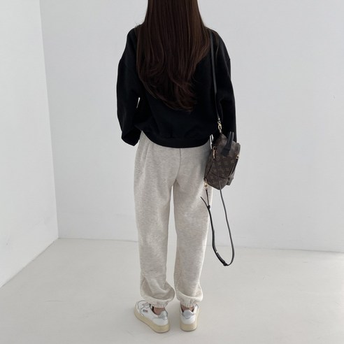 데일리에 더욱 편안하게! 더보느의 따뜻하고 스타일리시한 올데이 기모 조거 팬츠