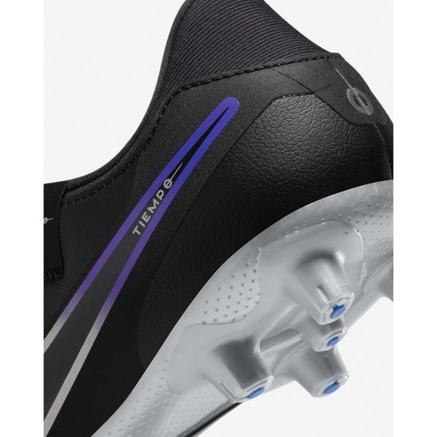 하드 그라운드에서 지배적인 성능을 위한 나이키 티엠포 레전드 10 HG 축구화