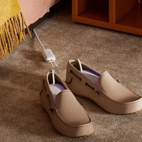 뽀송함과 청결함을 한 손에, 휴대용 신발 건조기로 산뜻한 일상을!