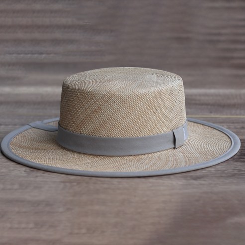 햇볕은 가리고, 품격은 더하고! 여름을 시원하게 만들어 줄 밀짚모자