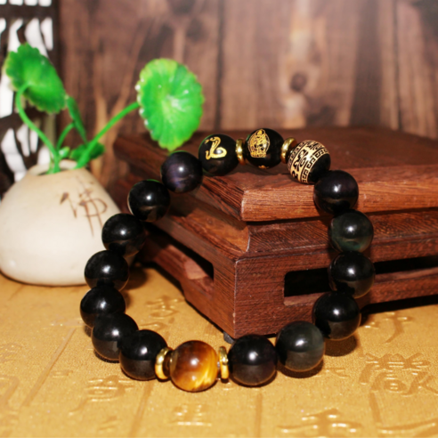 흑요석 행운 팔찌로 답답한 일상에 작은 변화를 더하다