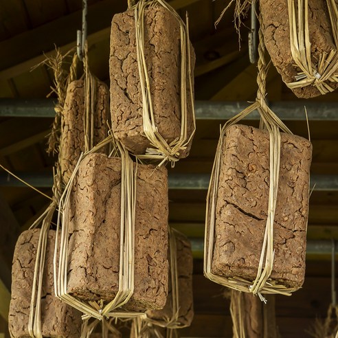 장인의 손길과 자연의 시간이 빚어낸 깊은 맛, 순창 메주