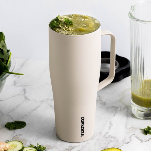 편리하고 내구성 있는 콕시클 텀블러로 하루 종일 수분을 유지하세요.