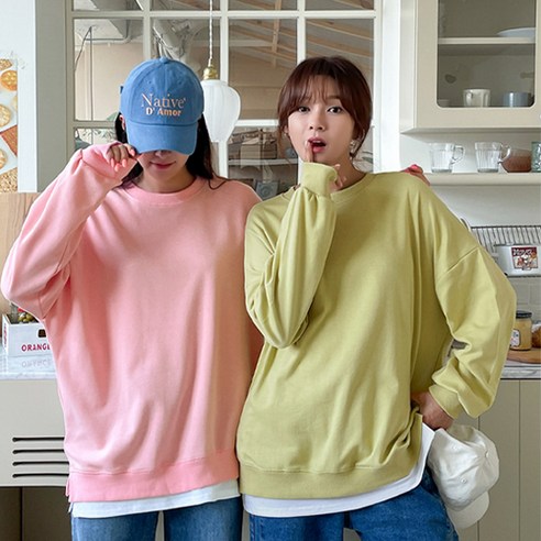 다채로운 층을 이룬 긴 루즈 맨투맨 시슬리티셔츠
