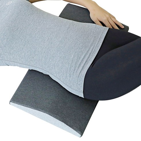 트렌디원 바디릴렉서 요추 허리 베개는 S 사이즈로 제작된 베개로 허리 통증 완화와 편안한 착용감을 제공합니다.