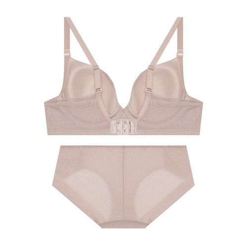 섬세한 아름다움과 편안함을 선사하는 트라이엄프 코코아 브라 팬티 세트