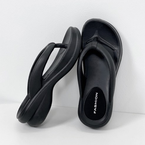 모브 초경량 통굽 쪼리 키높이 6cm 플리플랍 말랑쿠션 방수 슬리퍼 화이트 블랙