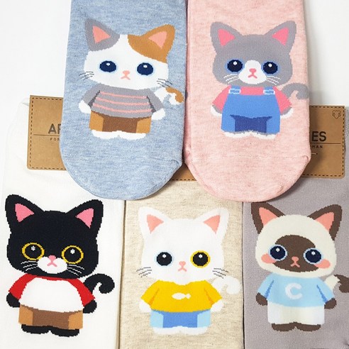 구름 위를 걷는 듯한 포근함, 냥짱 미니 발목양말로 행복한 하루를 시작하세요.