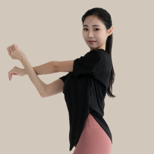 일상에 스며드는 편안함, 루나인 찰랑 슬림핏 반팔티로 완성하는 액티브 라이프